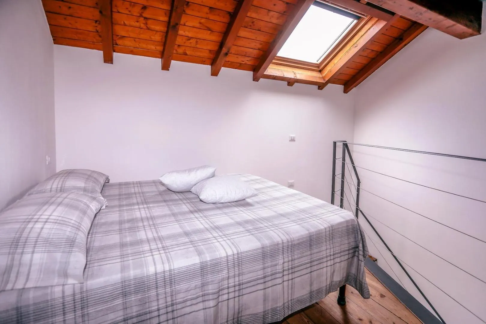 La Casa Di Lillo Lejlighed Angera