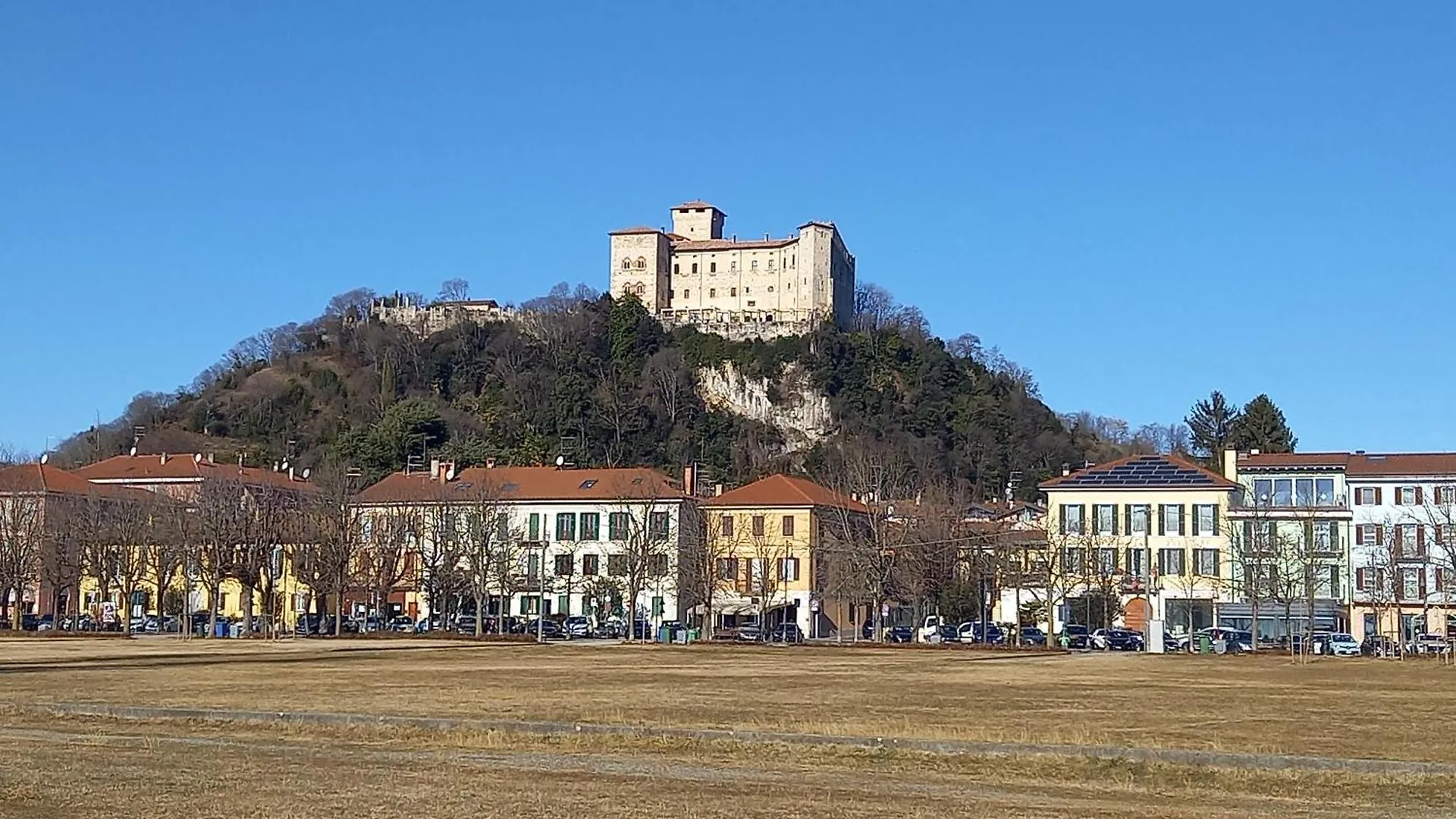 La Casa Di Lillo Lejlighed Angera Italien